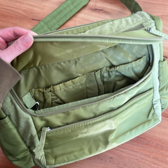 Lug Lime Green Hula Hoop Messenger or Diaper Bag - Picture 6 of 11